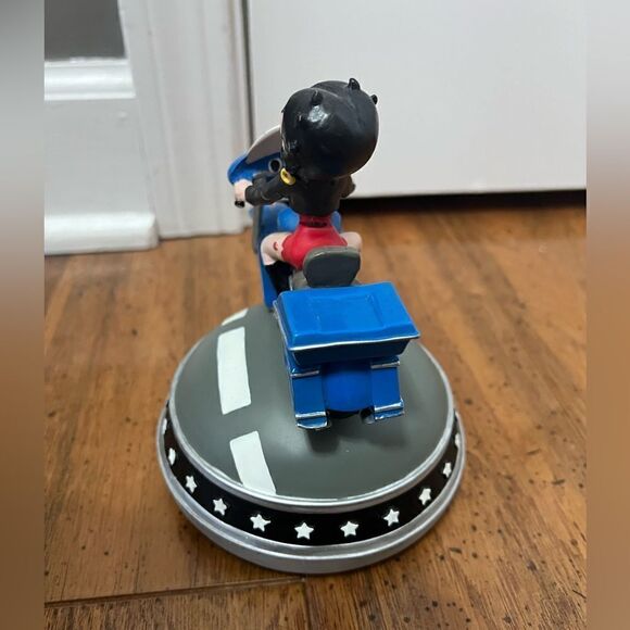 Vintage 2000 Betty Boop on Swaying Motorcycle Music Box - Picture 2 of 5
